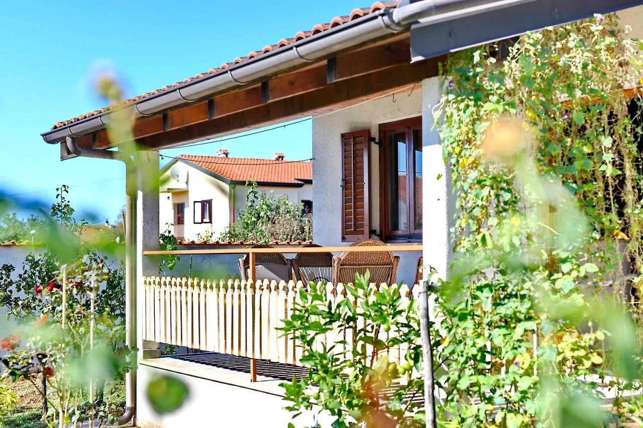 아파트 Adriatico Bungalow 포레치