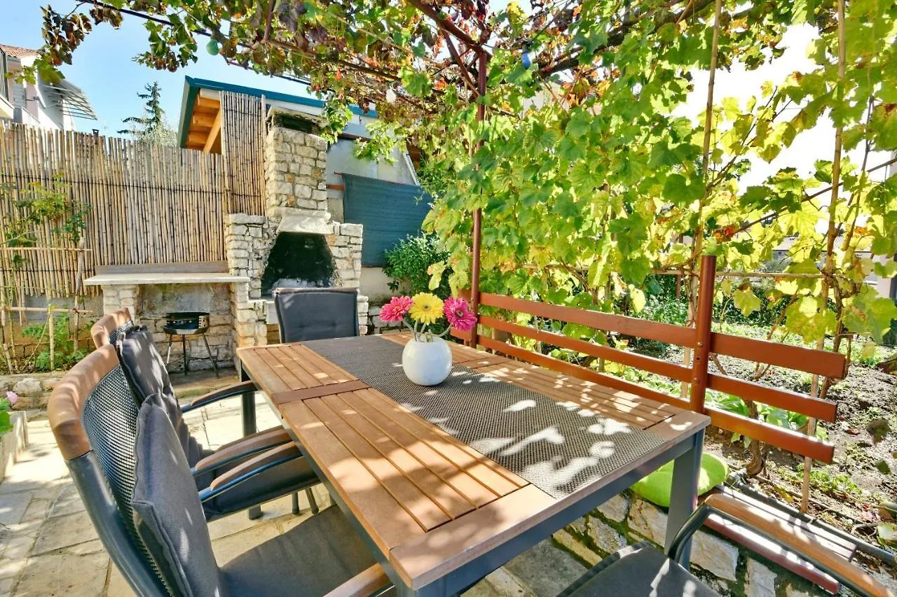 아파트 Adriatico Bungalow 포레치